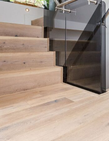 Un106 Limehouse White 190x1900mm Engineered V8