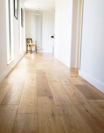 EC103 Oak Brushed & Oiled - 190x1900mm 1