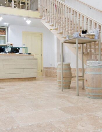 Lydia Classico Tumbled - 10x100x100mm 1