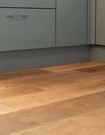 VIT108 Oak Smoked Rustic Brushed & Oiled - 190×300-1200mm 2