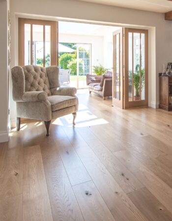 A110 OAK RUSTIC MATT LACQUERED - 190x1900mm 1