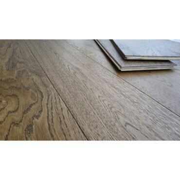 FT017 Engineered Rustic Smoked Nutmeg Oak 14/3x190x1900mm