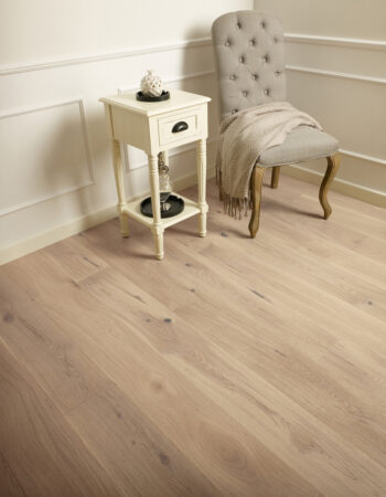 5g Invisible Brushed Matt Lacquered Oak