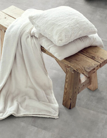 Luvanto Click Plus Showroom New Concrete 5x300x600mm Vinyl 1