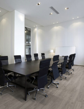 Luvanto Click Plus Showroom Winter Oak 4x180x1220mm Vinyl 1