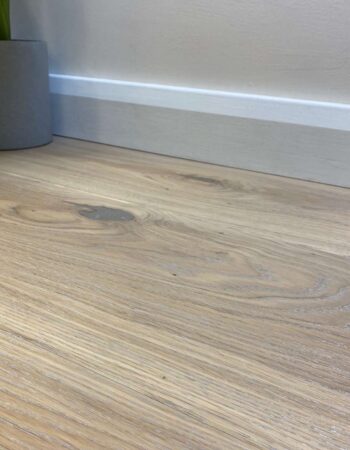 Staki Chester Rustic Led Oil 20x220x2400mm Showroom