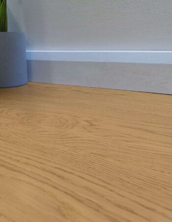 Staki Lancaster Select Lacquered 15x180x2400mm Showroom