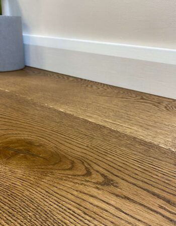 Staki Stamford Rustic Led Oil 15x180x2400mm Showroom