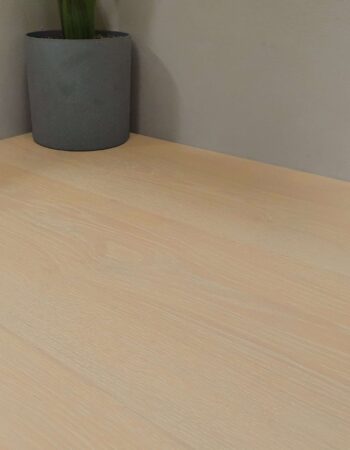 Staki Unfinished Select Led Oil 20x220x2400mm Showroom