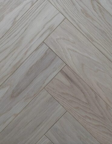 Herringbone Engineered Wood Flooring Invisible Finished Mat Laquered Oak 14x90x450mm