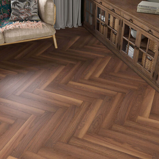 Chartwell Oak 8mm Laminate 8x100x600mm Showroom 1