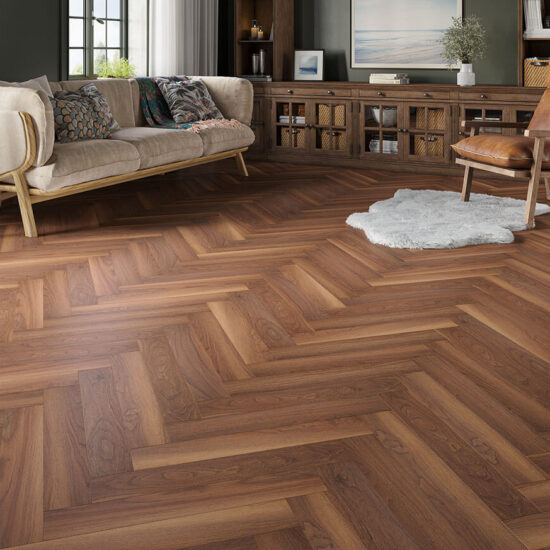 Chartwell Oak 8mm Laminate 8x100x600mm Showroom